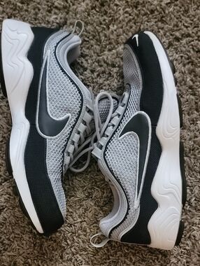 Nike Zoom Spiridon Size 9